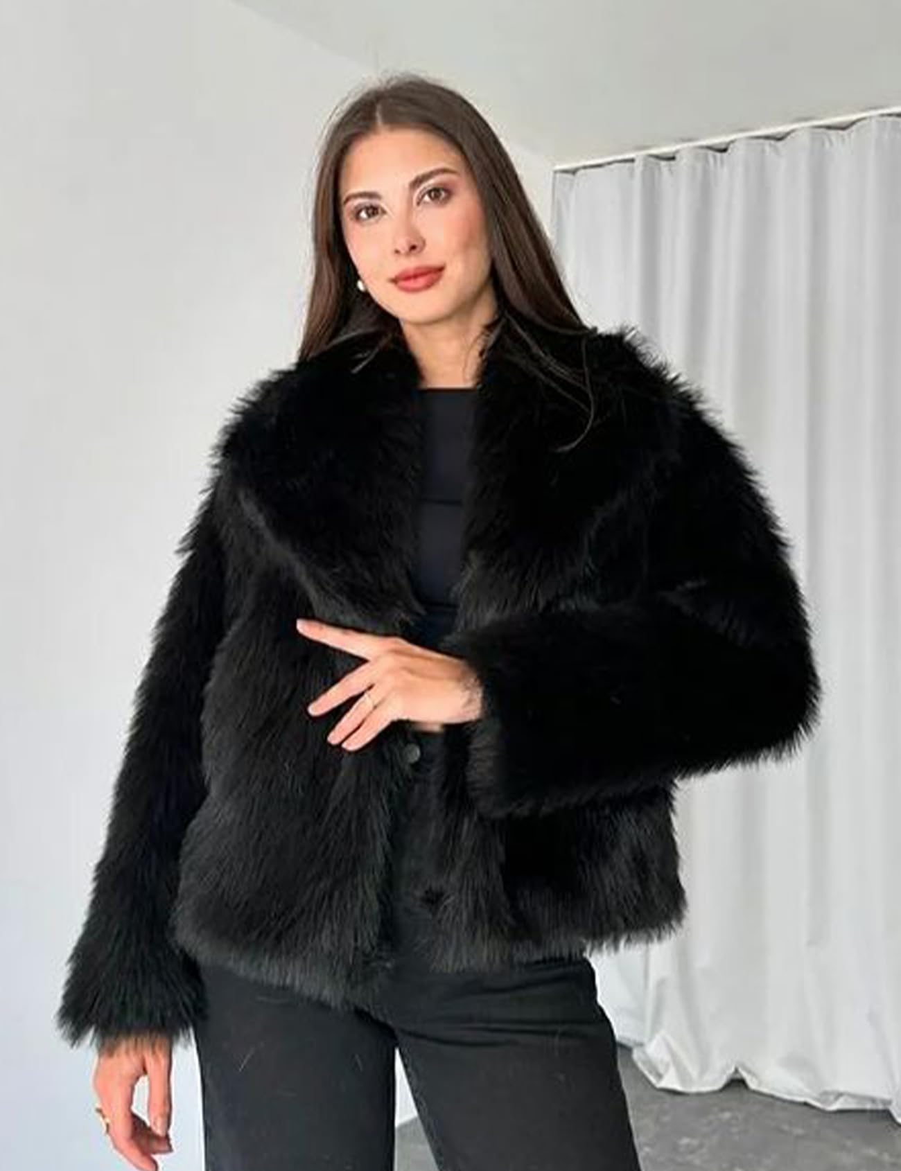 Flygo Women's Faux Fur Coat Fluffy Faux Fur Jacket Long Sleeve Lapel Furry Winter Jackets Shaggy Parka Short Coat